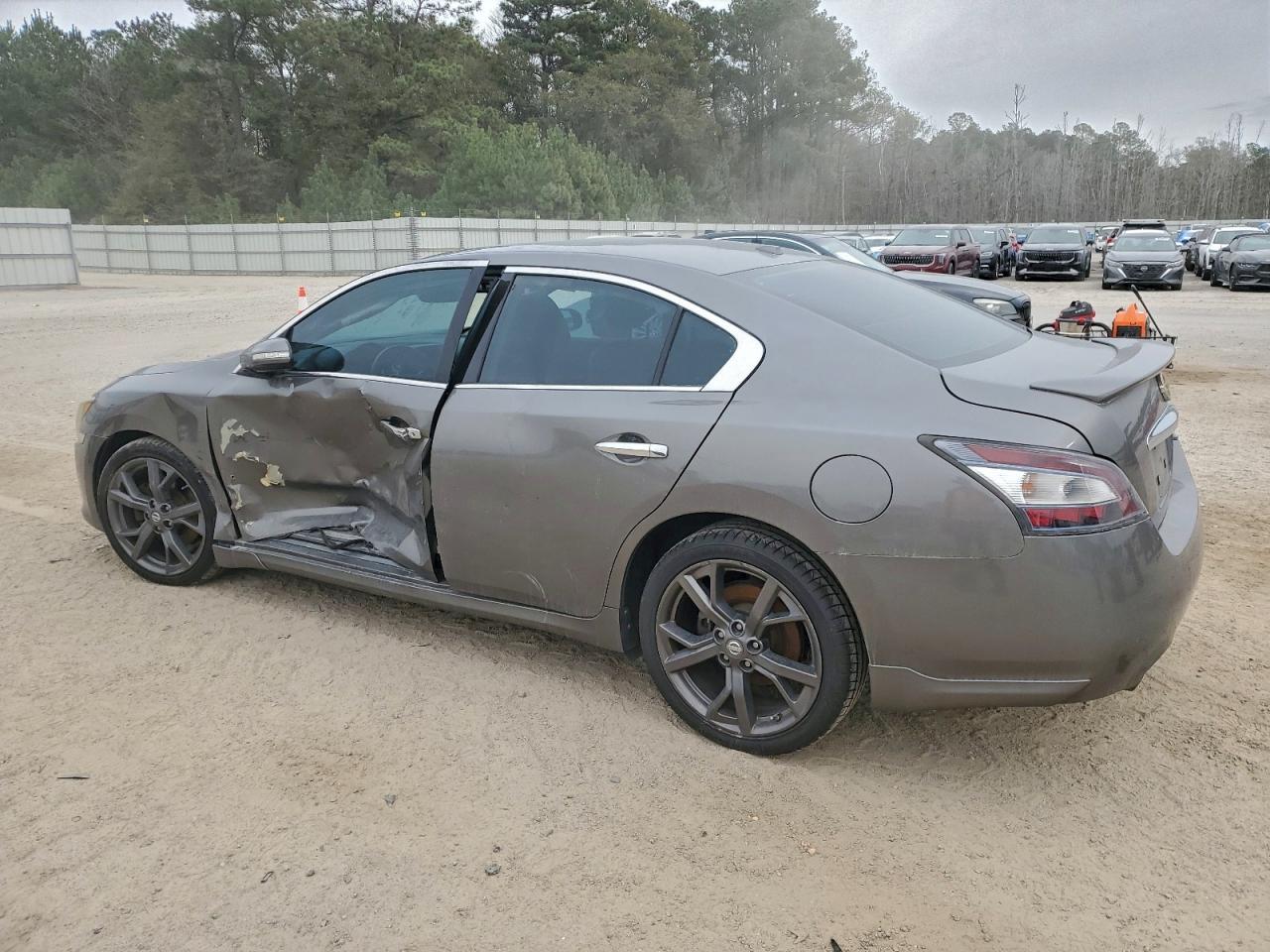 2014 NISSAN Maxima