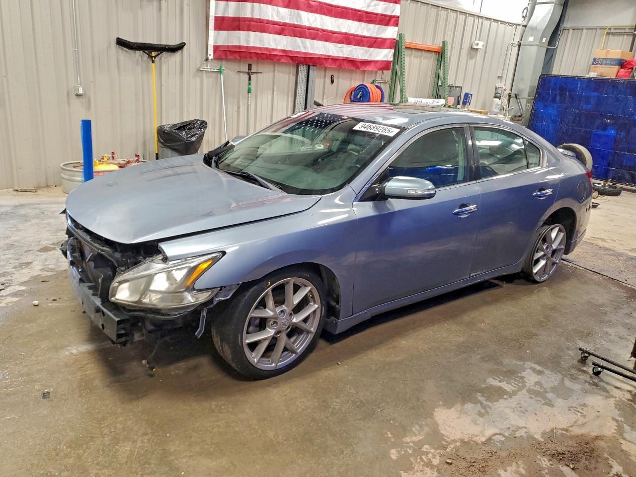 2011 NISSAN Maxima