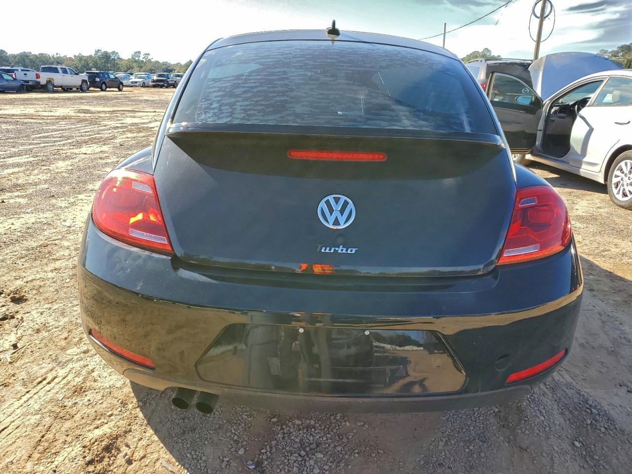 2016 VOLKSWAGEN Beetle