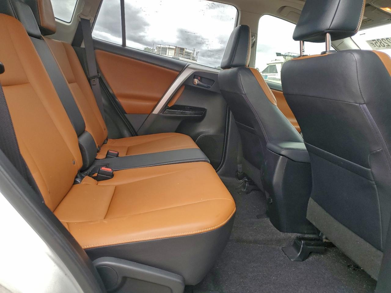2016 TOYOTA RAV4