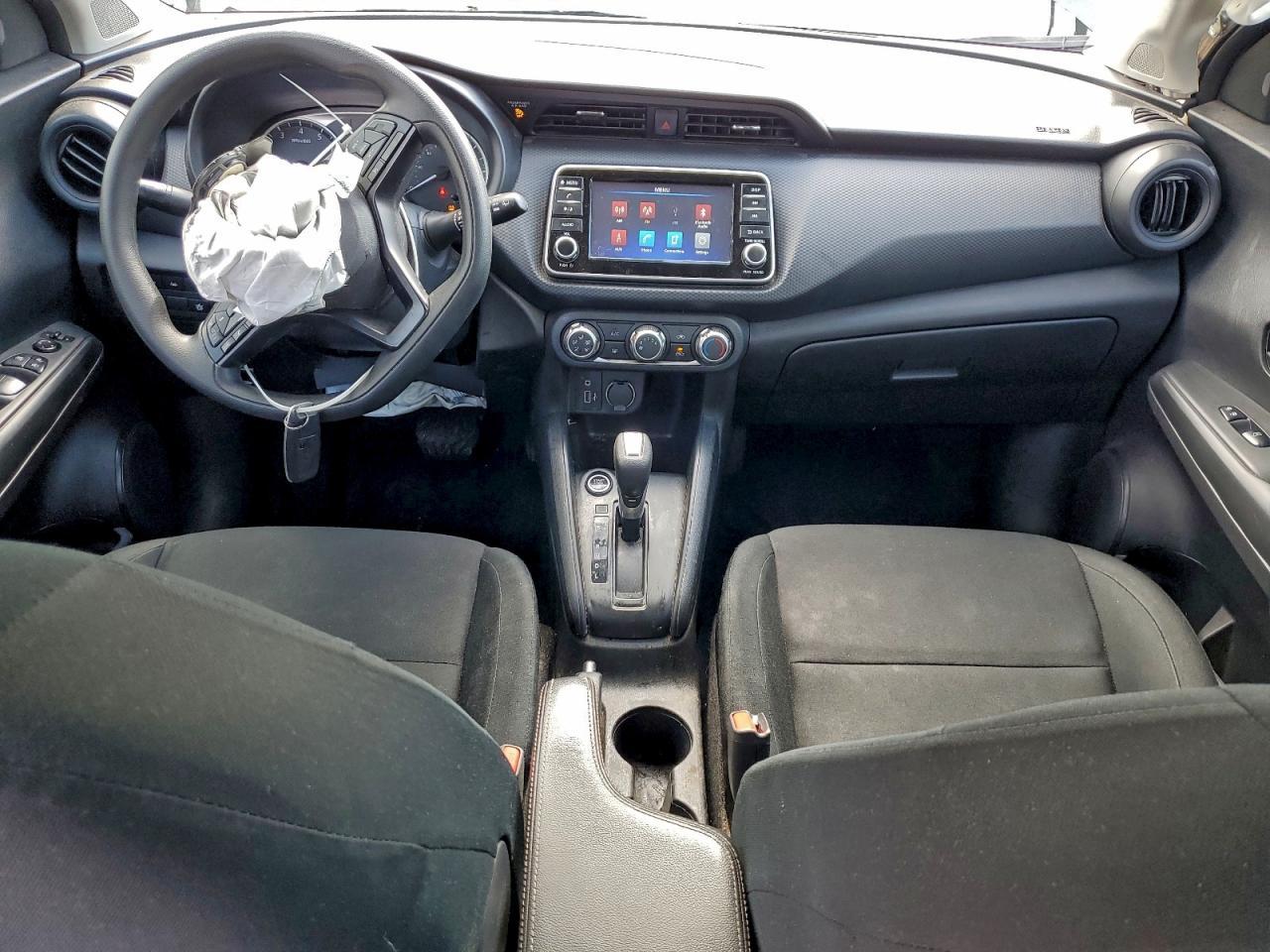 2024 NISSAN KICKS