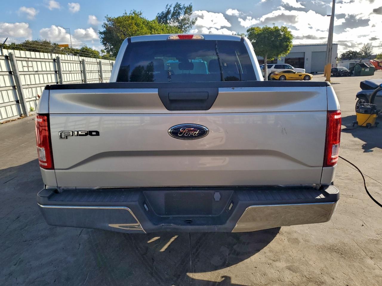 2015 FORD F-150
