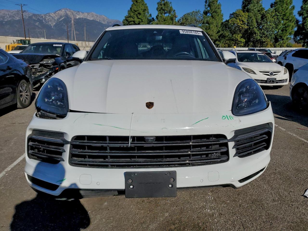 2022 PORSCHE CAYENNE