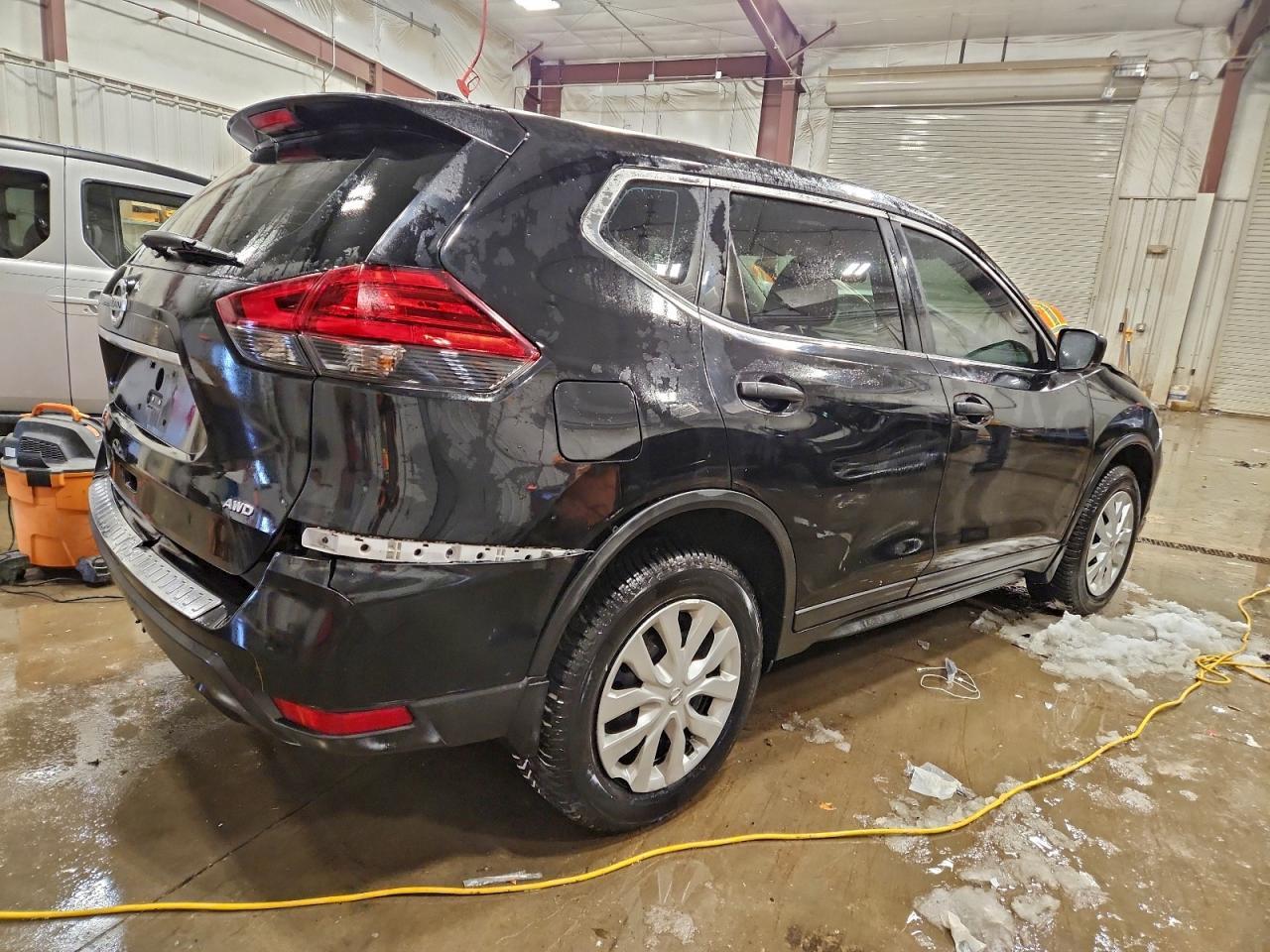 2017 NISSAN ROGUE