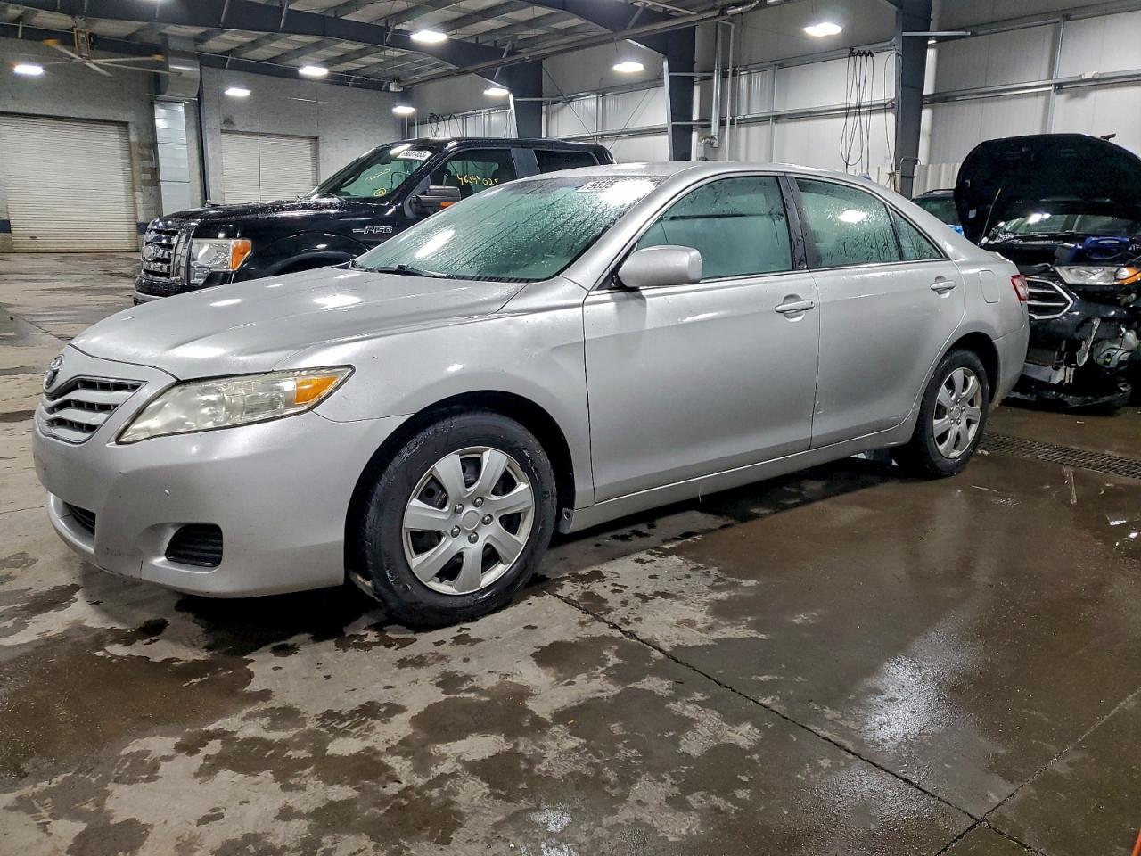 2011 TOYOTA CAMRY