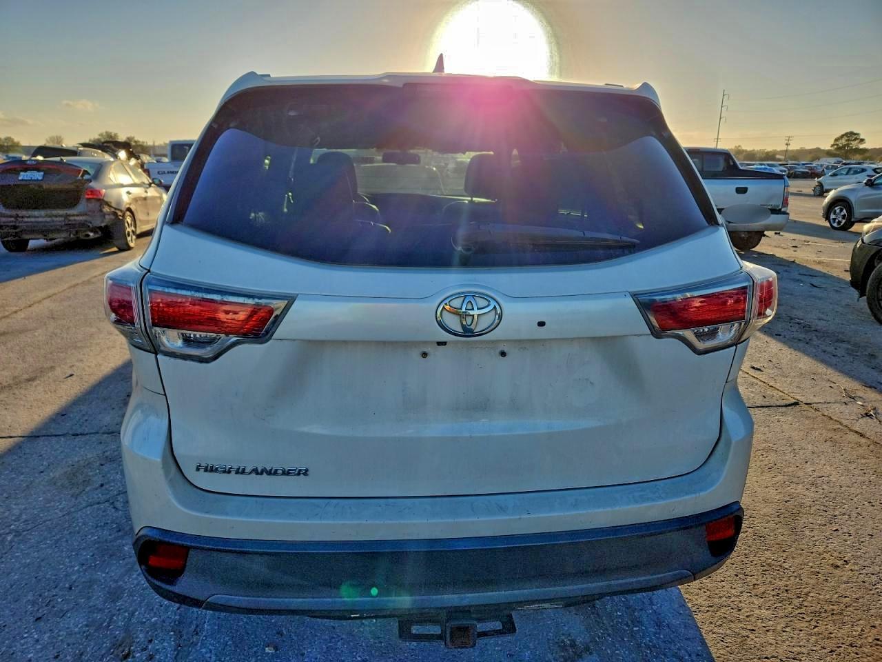 2015 TOYOTA HIGHLANDER