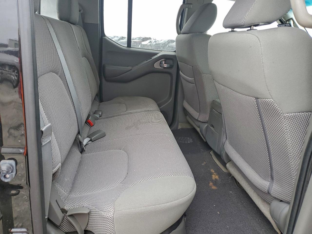2015 NISSAN Frontier