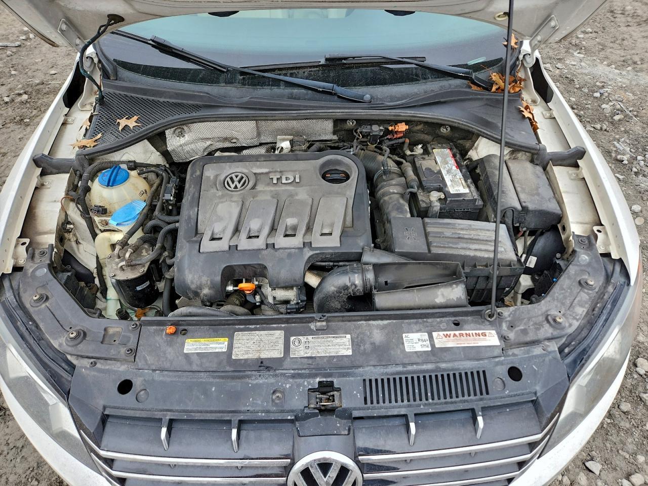 2012 VOLKSWAGEN Passat