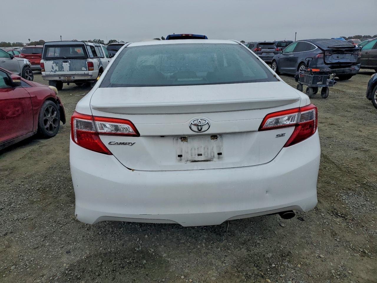 2014 TOYOTA CAMRY