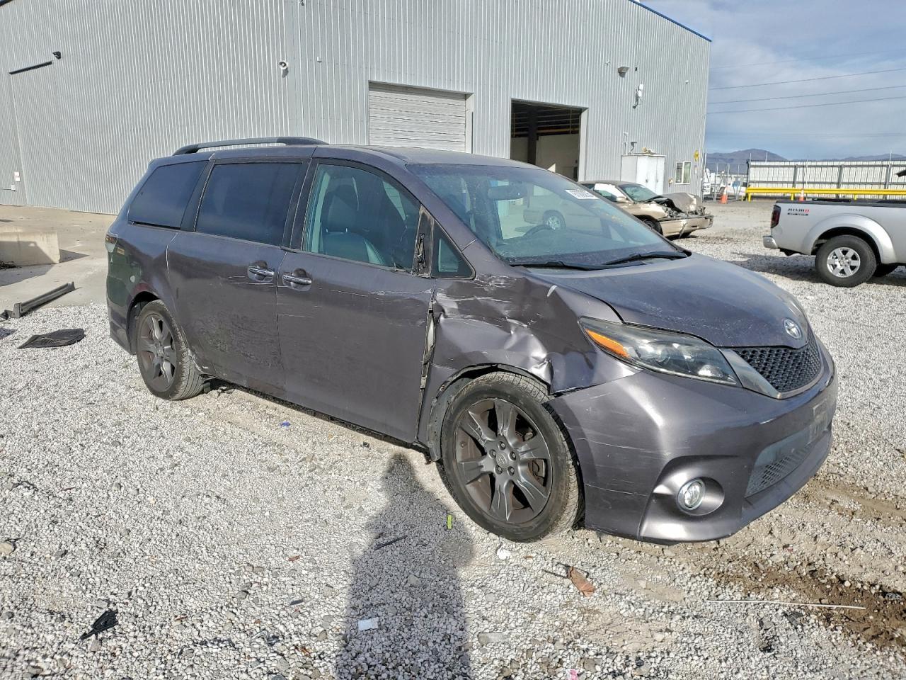 2015 TOYOTA SIENNA