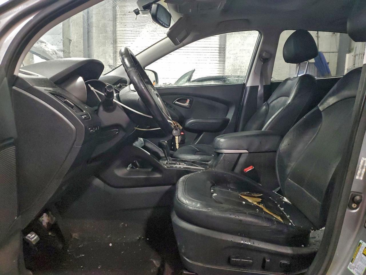 2010 HYUNDAI TUCSON