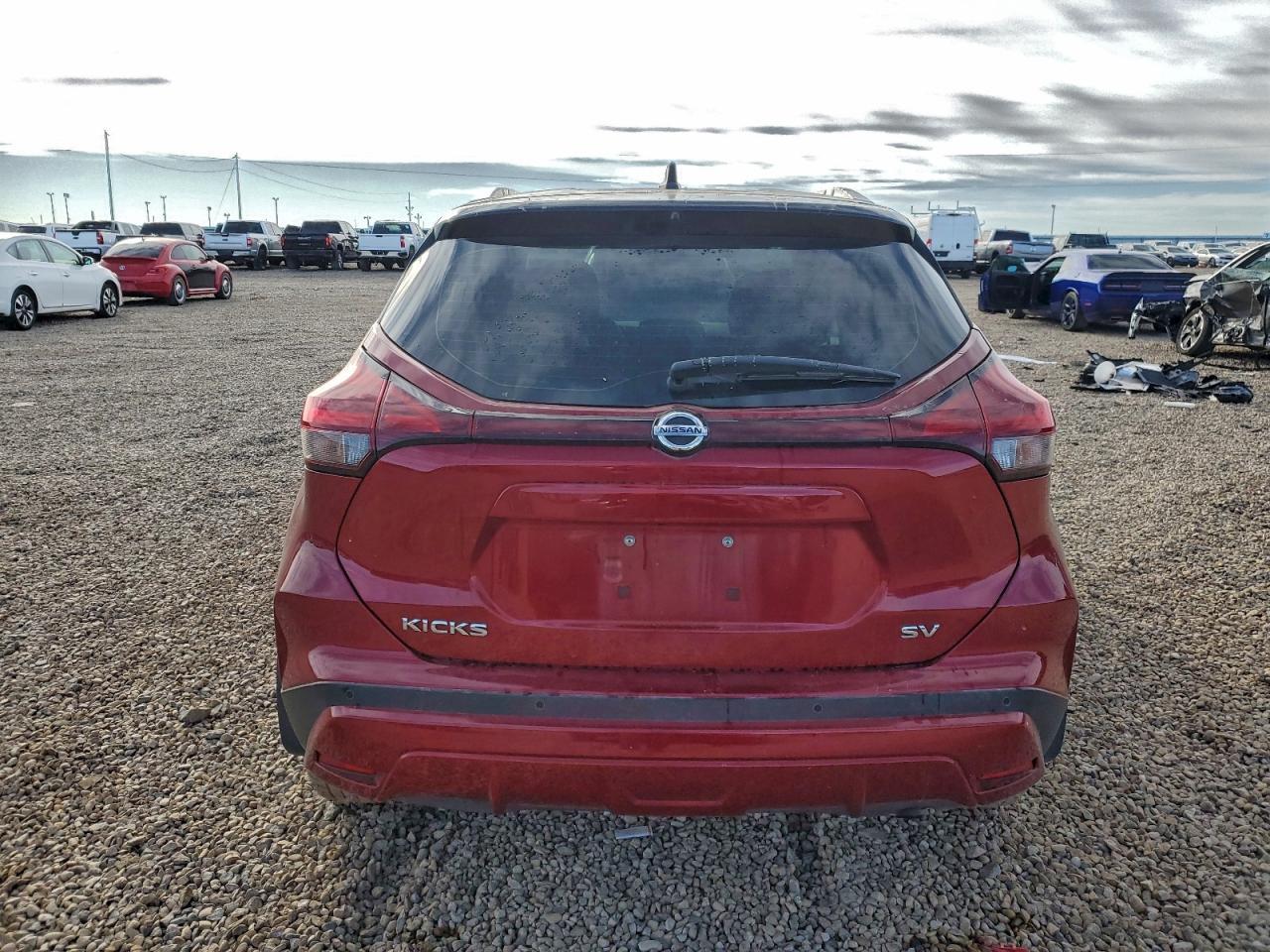 2021 NISSAN KICKS