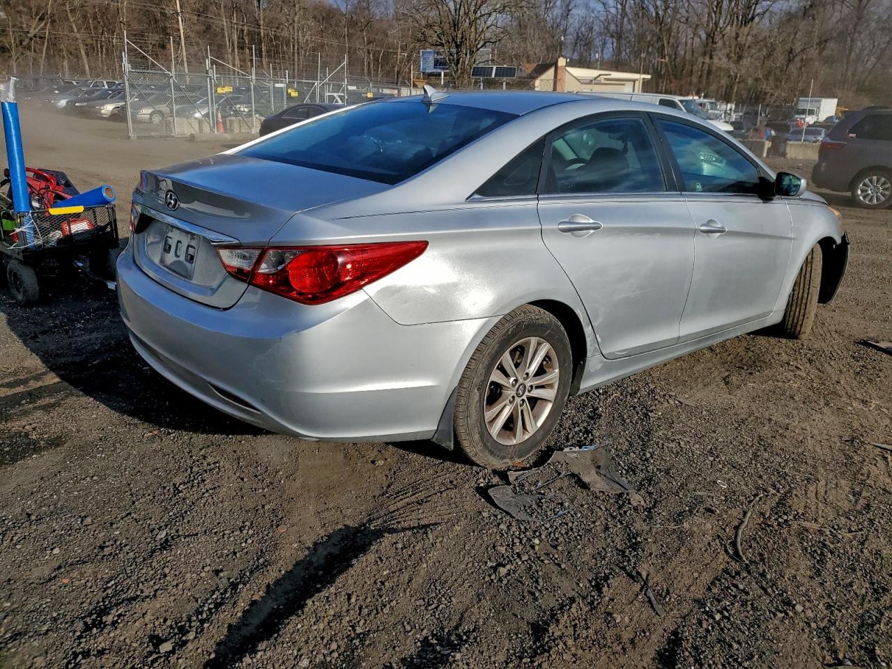 2011 HYUNDAI SONATA