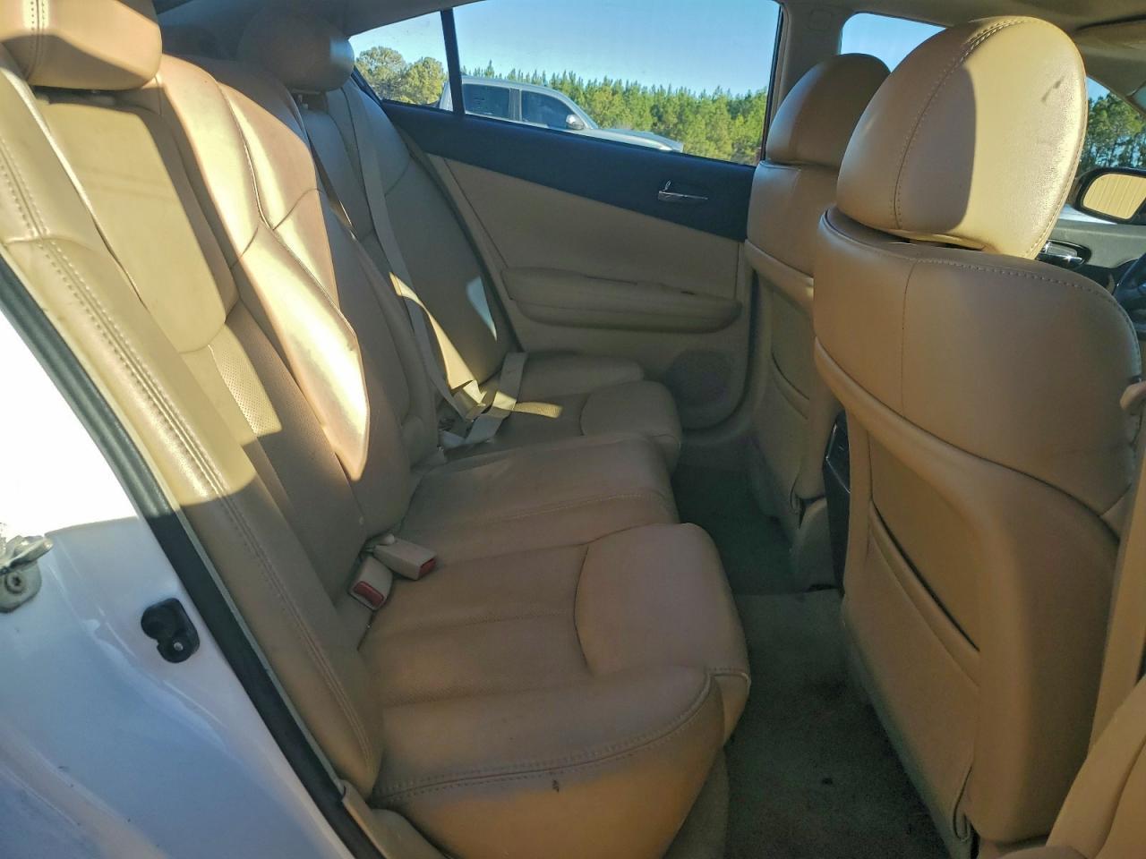 2011 NISSAN Maxima