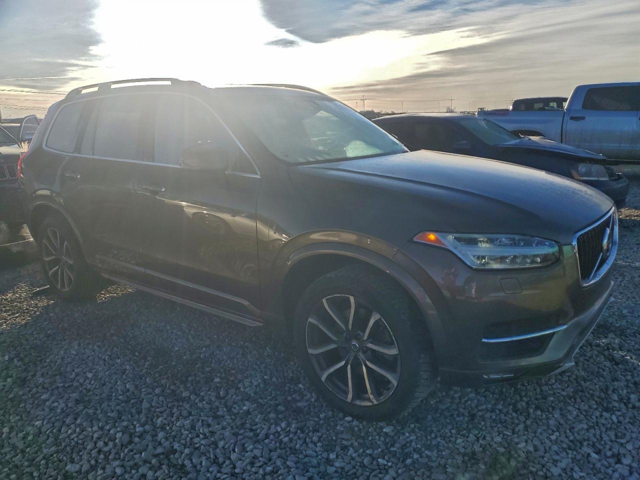 2016 VOLVO XC90