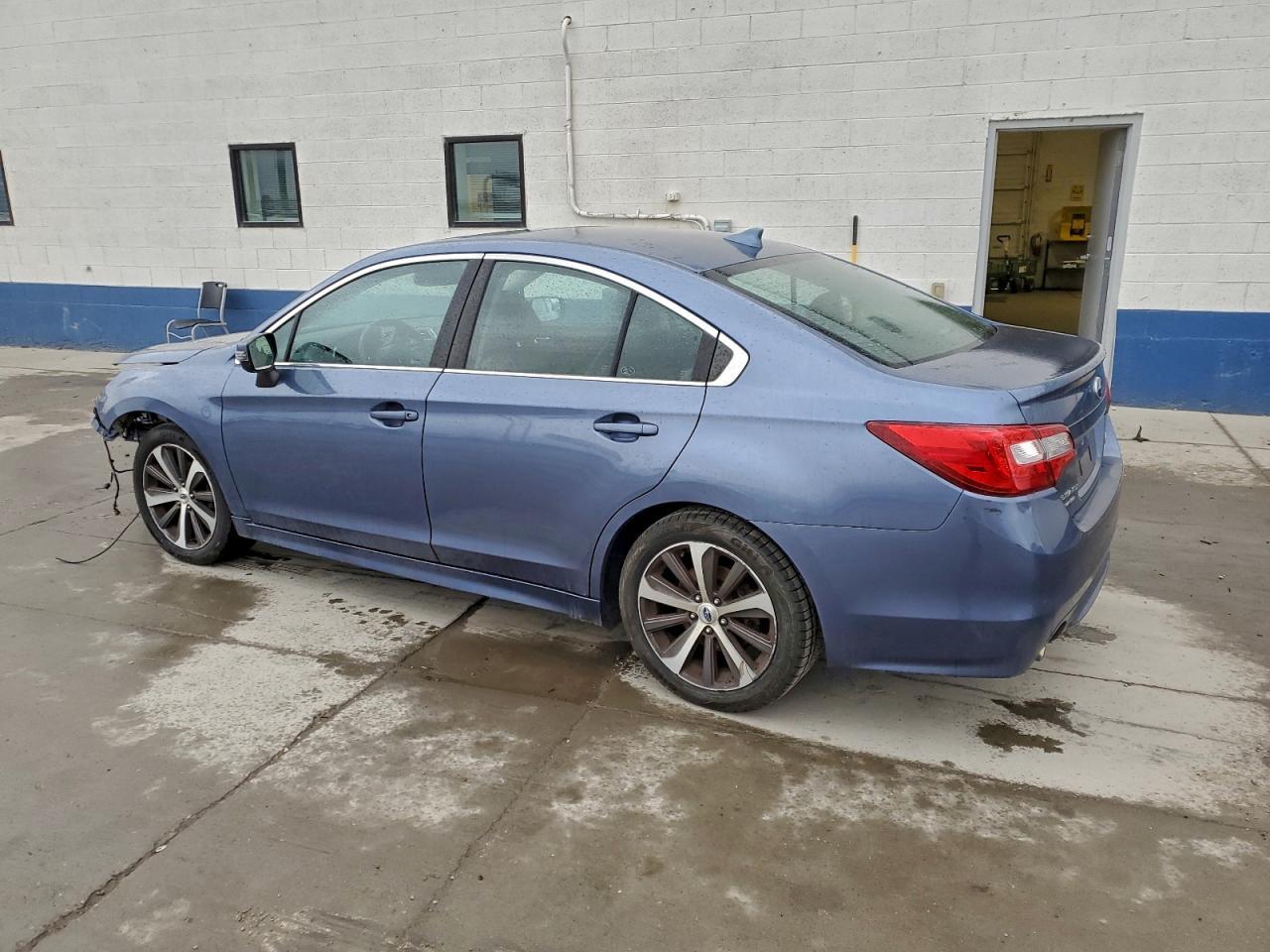 2016 SUBARU Legacy