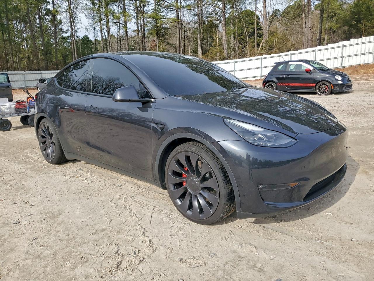 2024 TESLA MODEL Y