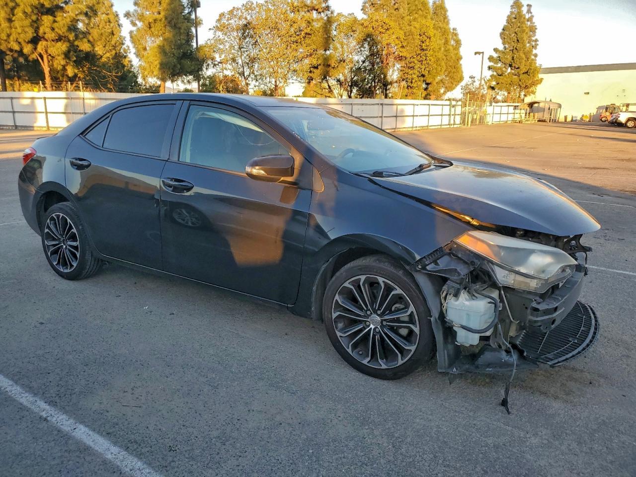 2015 TOYOTA COROLLA