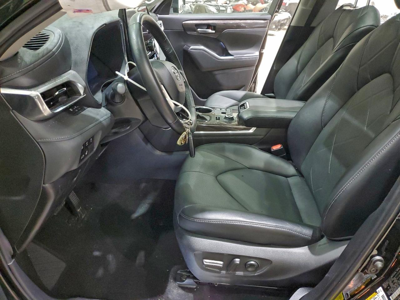 2024 TOYOTA HIGHLANDER