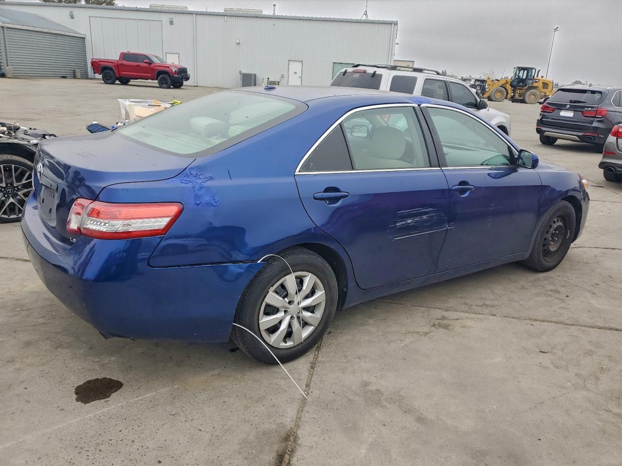 2011 TOYOTA CAMRY