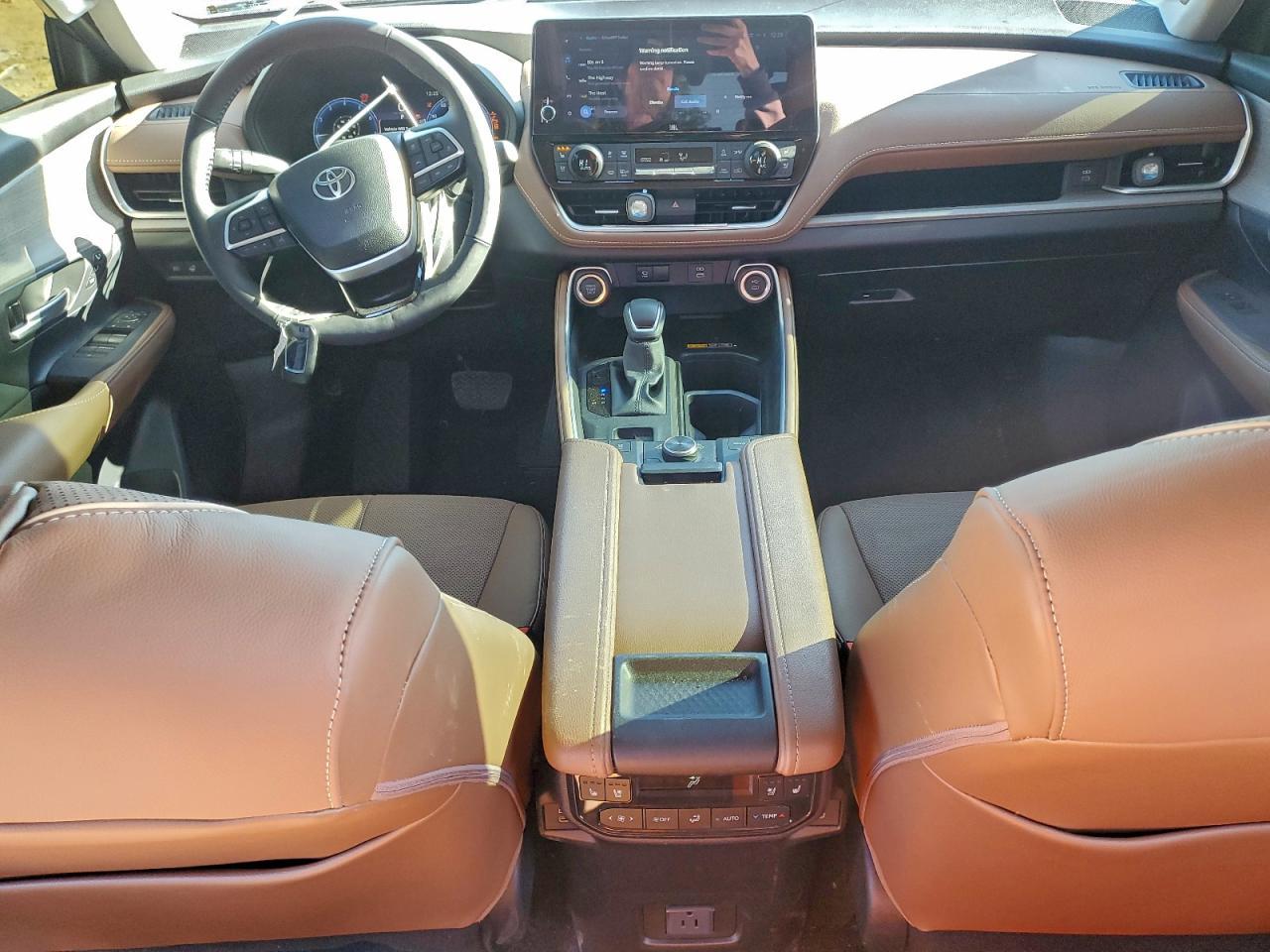 2025 TOYOTA HIGHLANDER