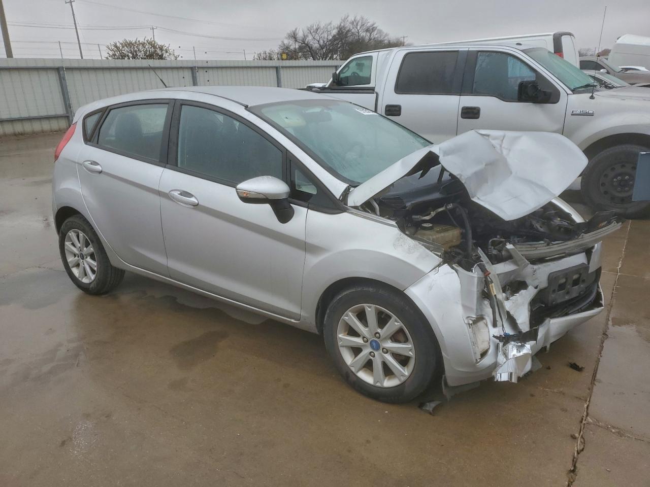 2013 FORD Fiesta