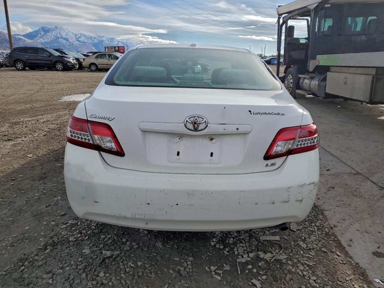 2011 TOYOTA CAMRY