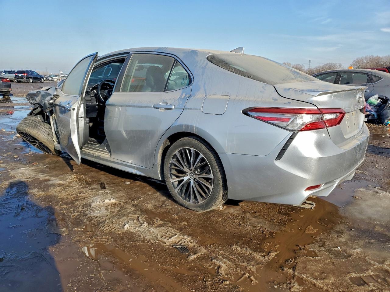2018 TOYOTA CAMRY