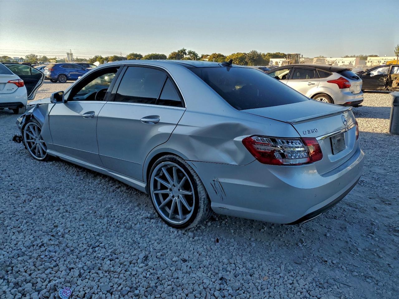 2011 MERCEDES-BENZ E-Class