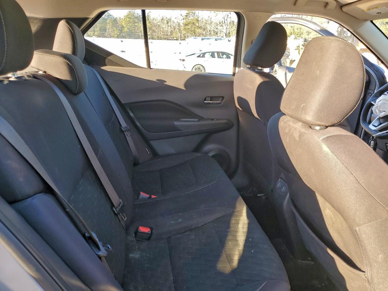 2021 NISSAN KICKS