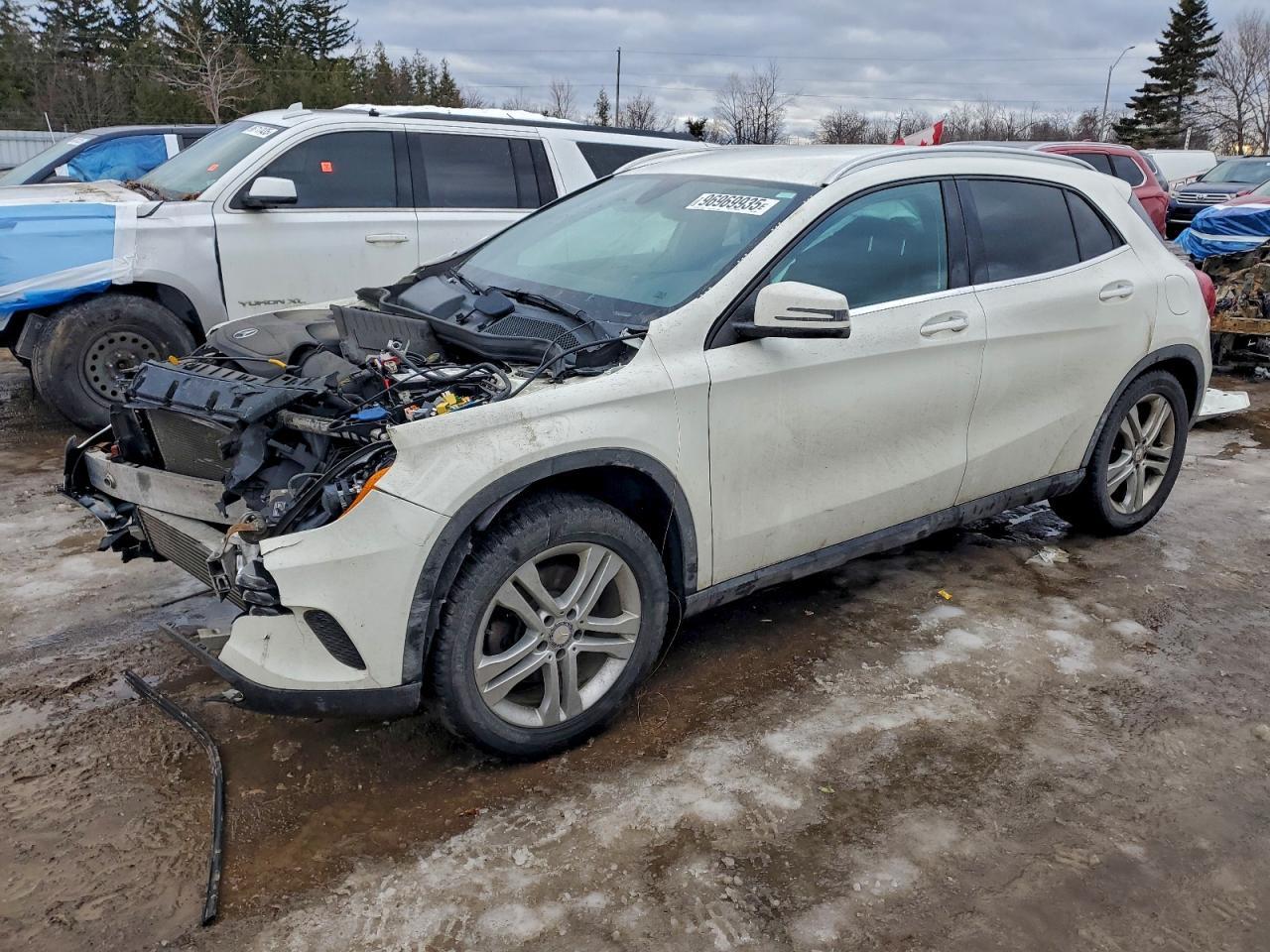 2017 MERCEDES-BENZ GLA-Class