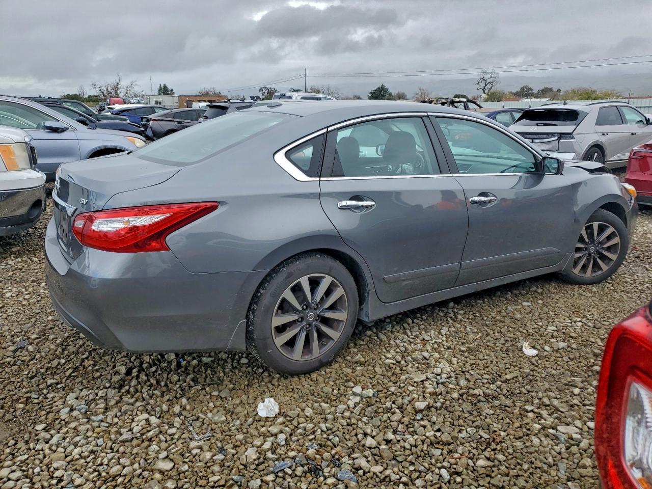 2017 NISSAN ALTIMA