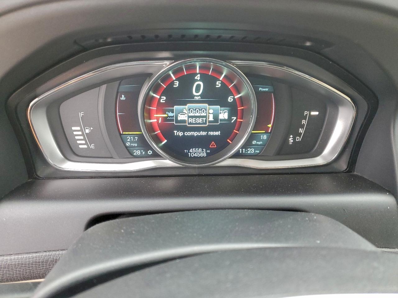 2015 VOLVO XC60