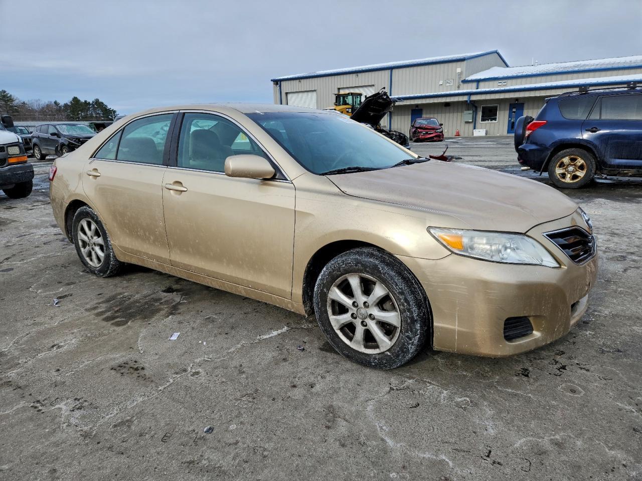 2011 TOYOTA CAMRY
