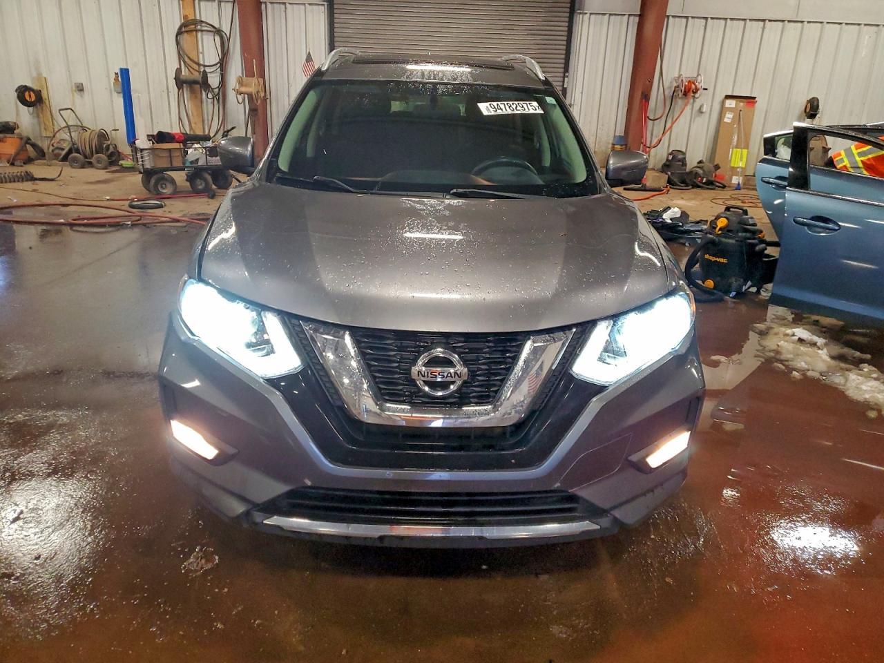 2017 NISSAN ROGUE