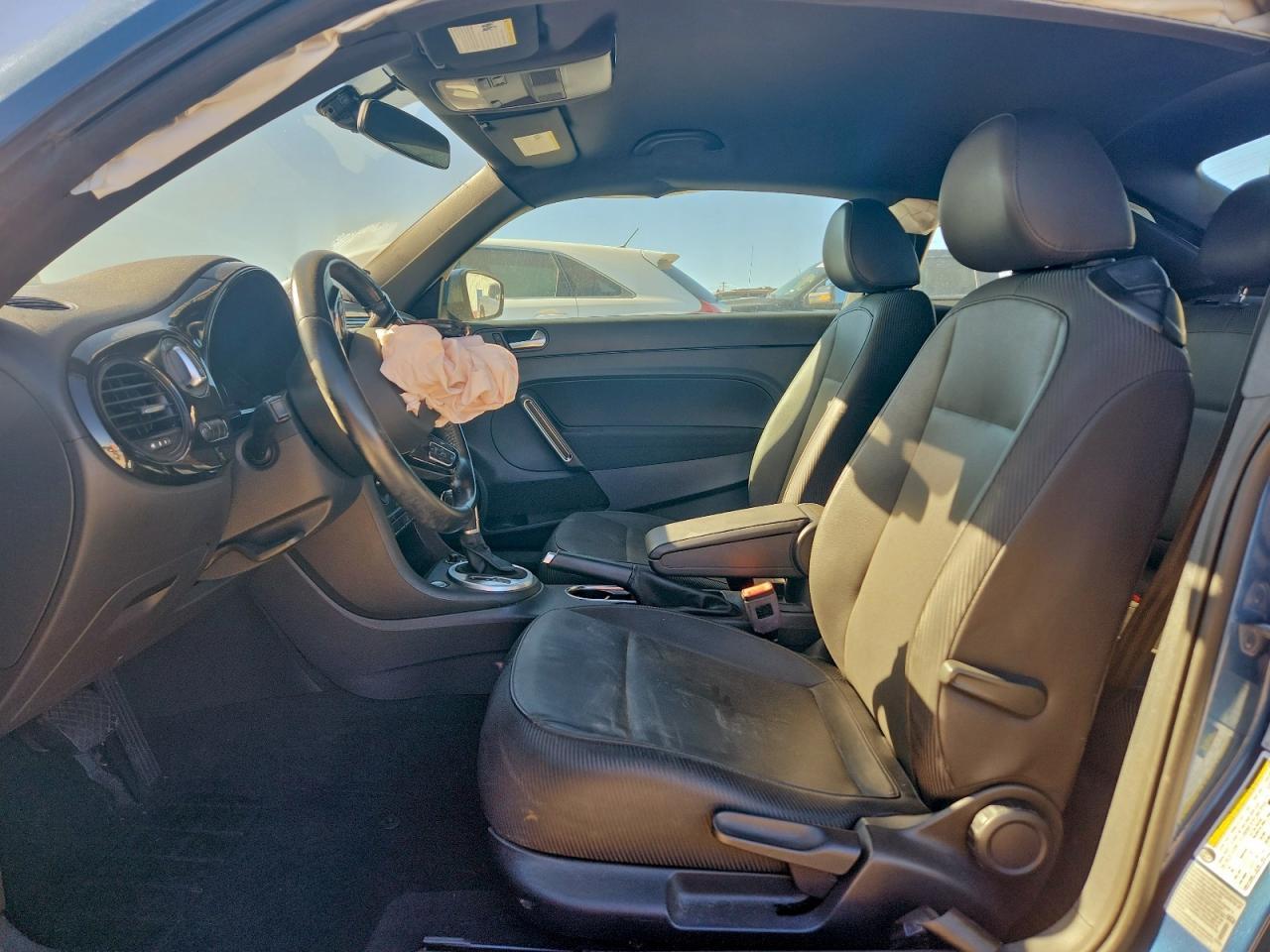 2018 VOLKSWAGEN Beetle
