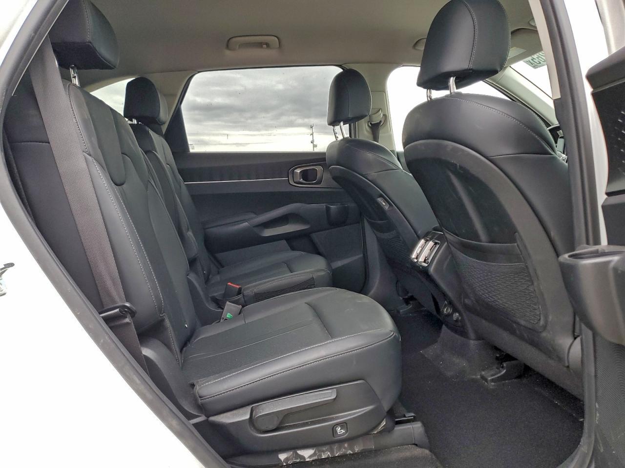 2023 KIA SORENTO