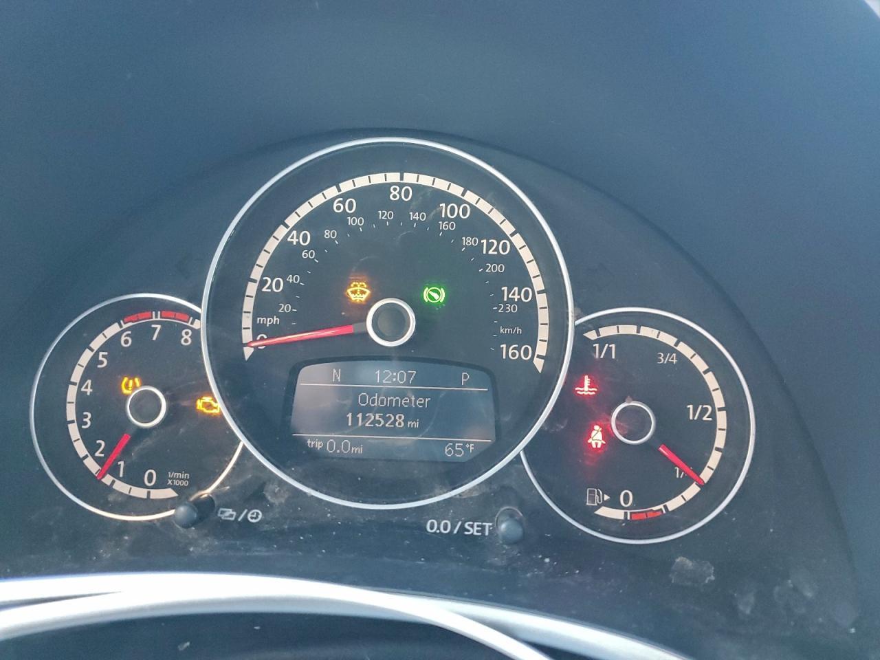 2016 VOLKSWAGEN Beetle