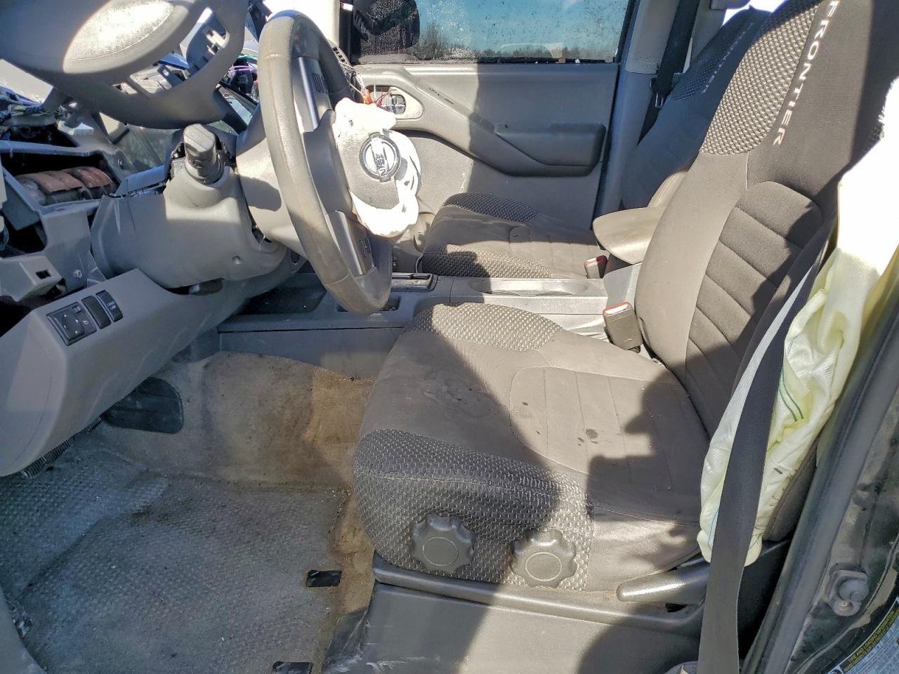 2012 NISSAN Frontier