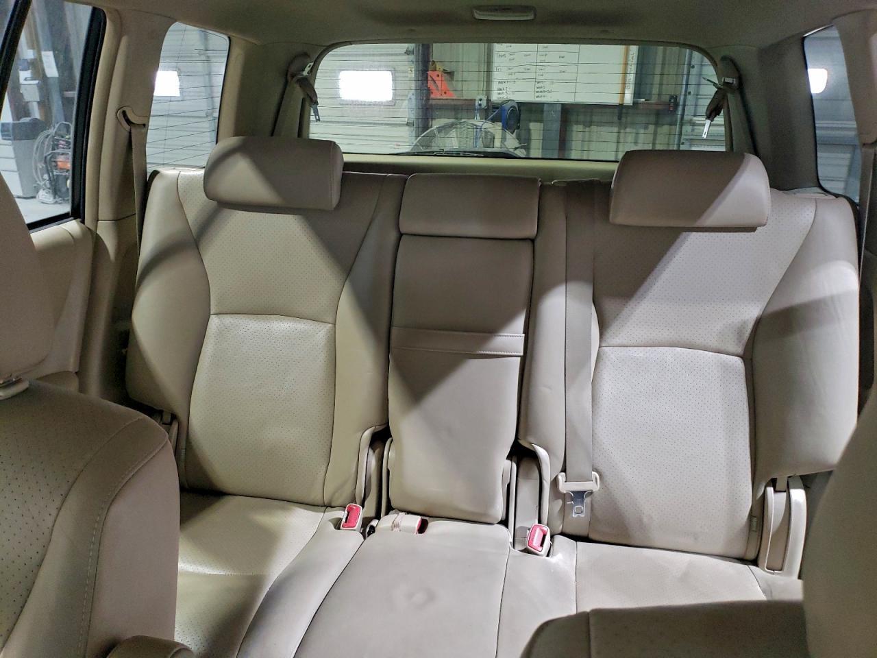 2004 TOYOTA HIGHLANDER