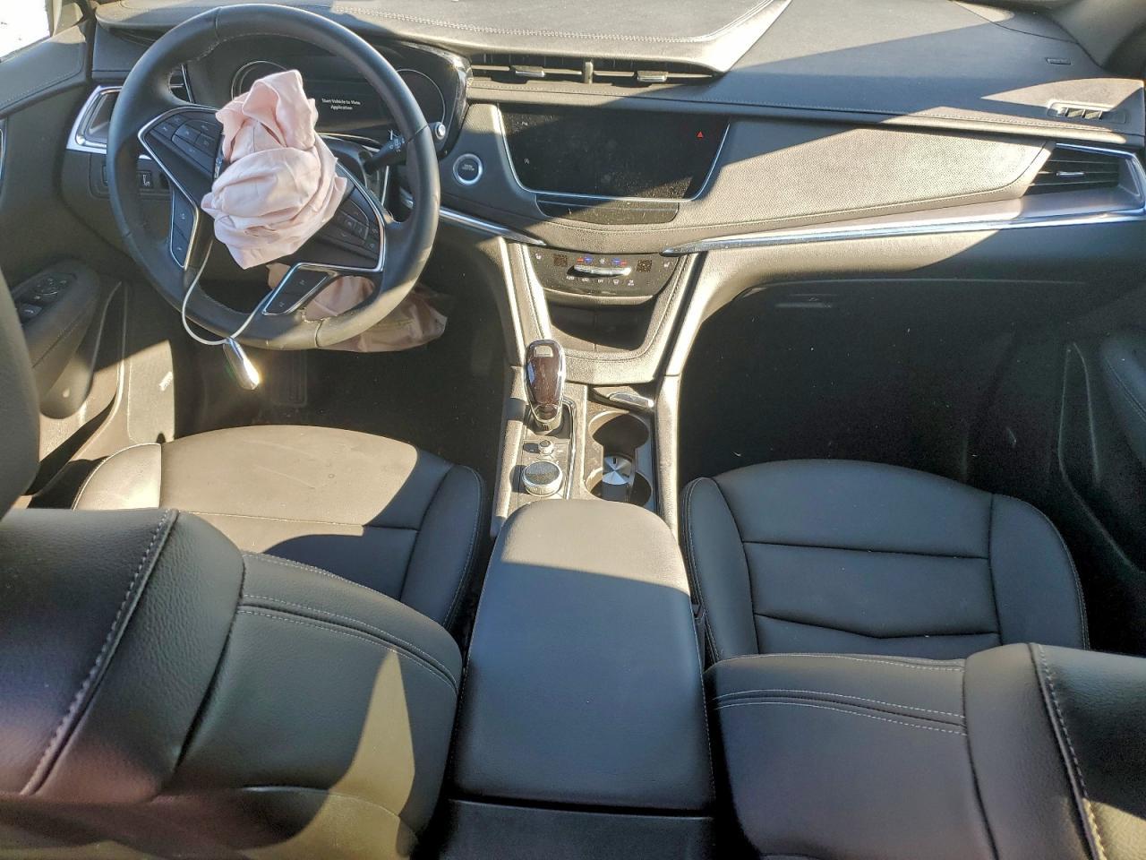 2025 CADILLAC XT5