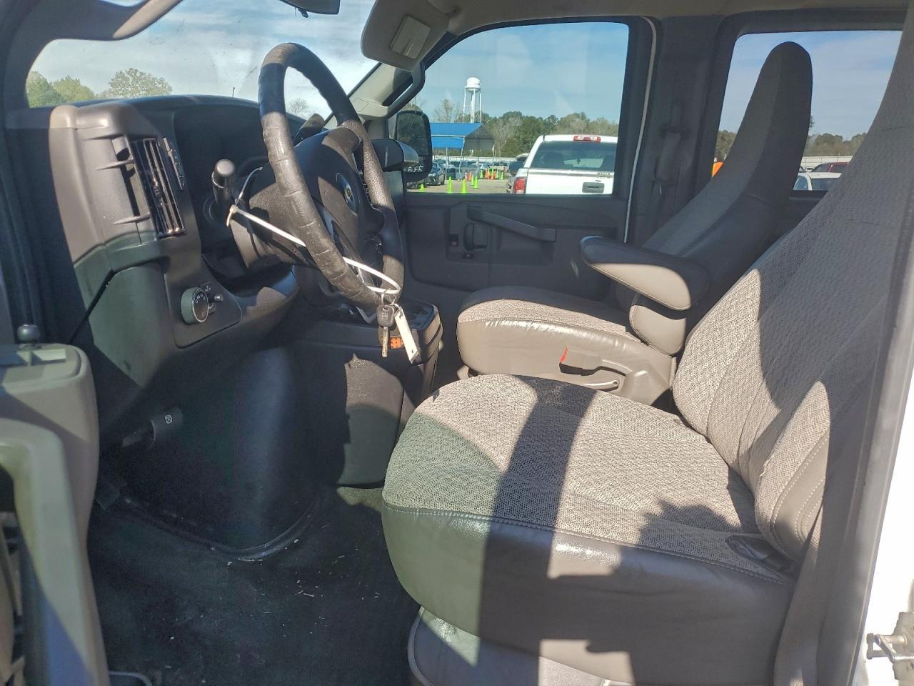 2016 CHEVROLET Express 3500