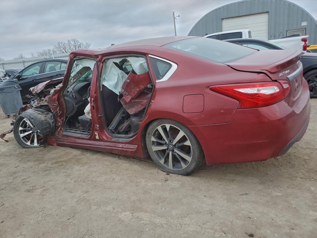 2016 NISSAN ALTIMA