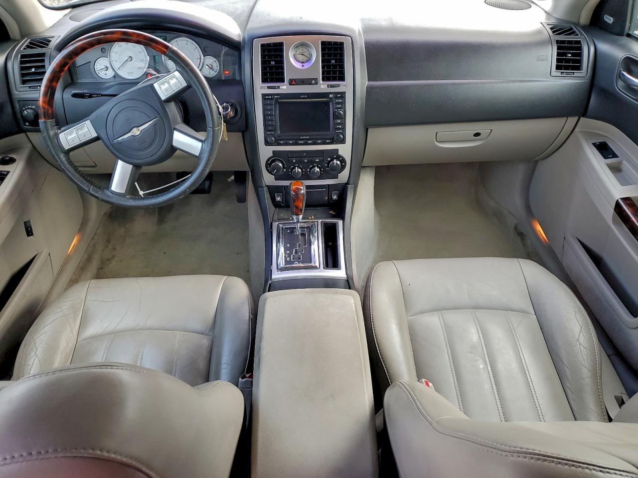 2005 CHRYSLER 300