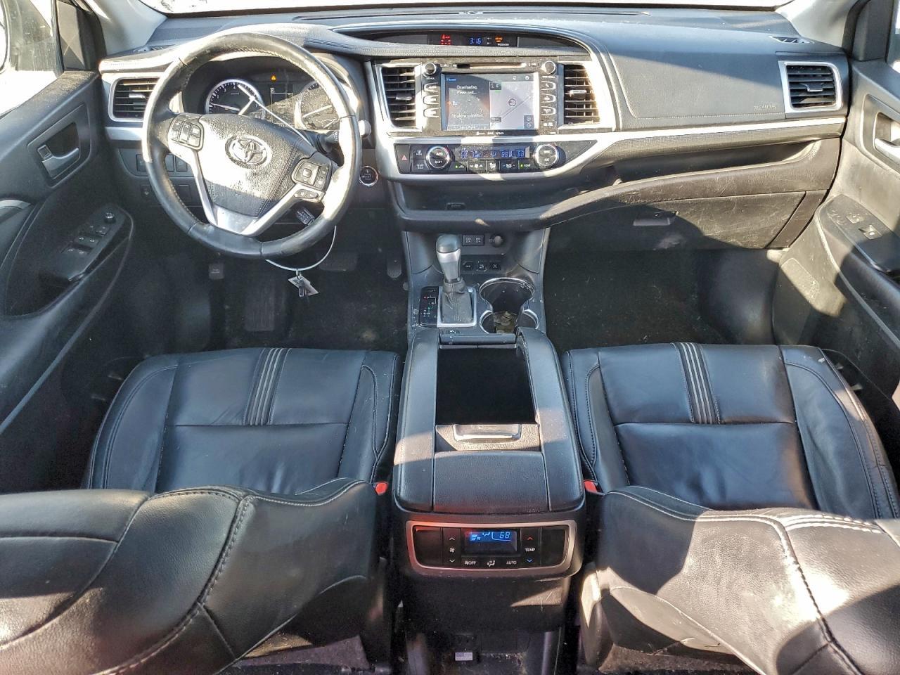 2017 TOYOTA HIGHLANDER