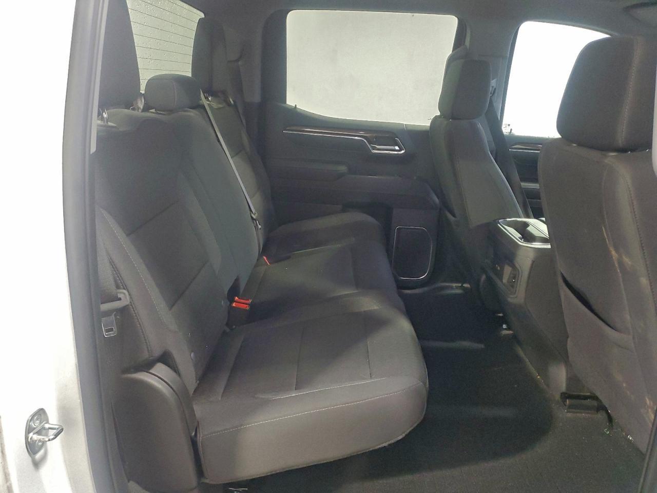 2023 CHEVROLET Silverado