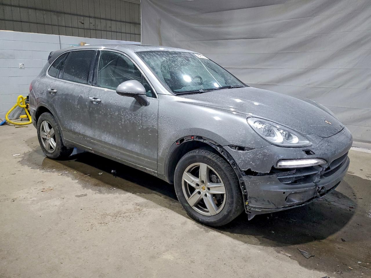 2014 PORSCHE CAYENNE