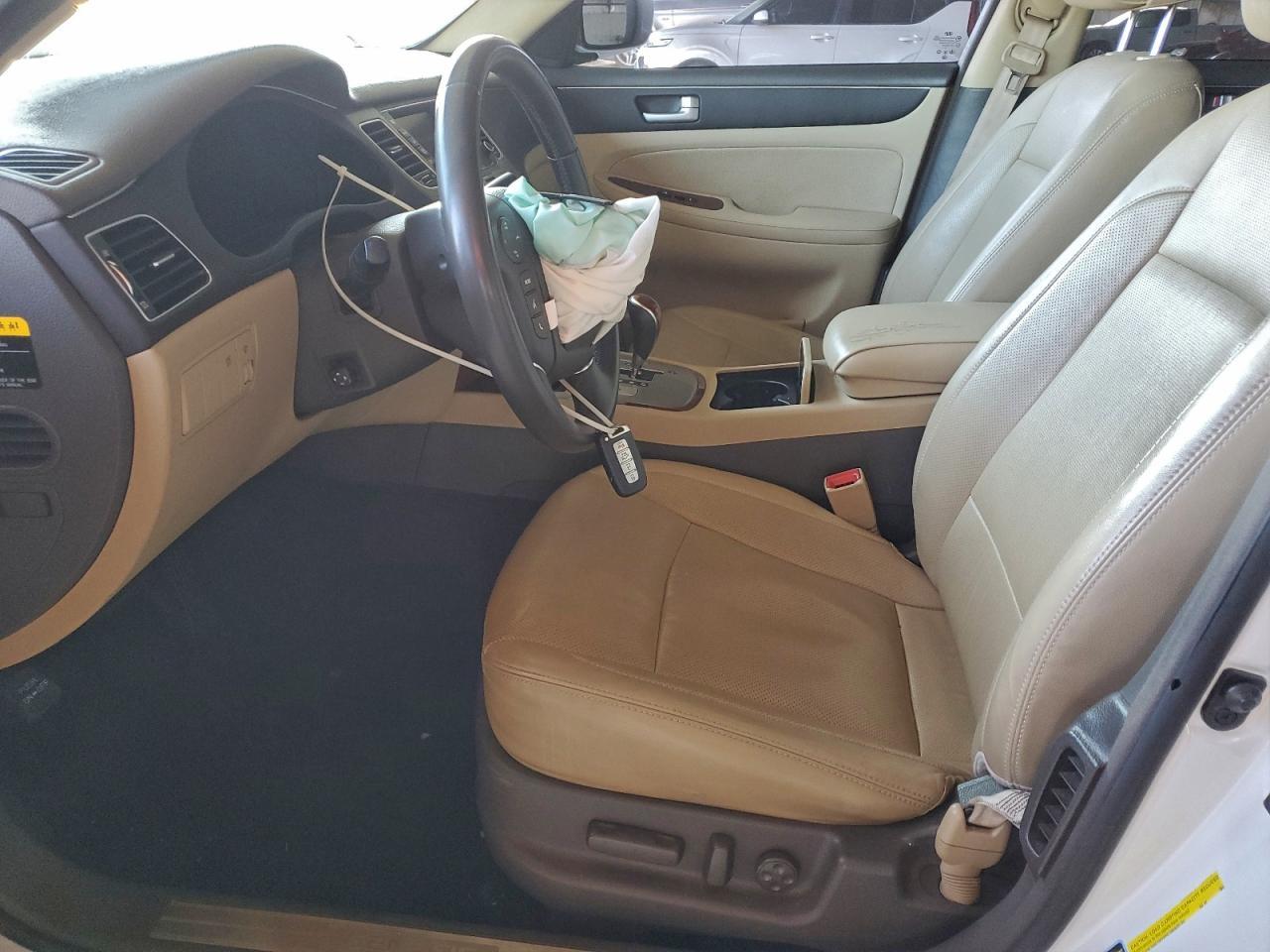2013 HYUNDAI GENESIS