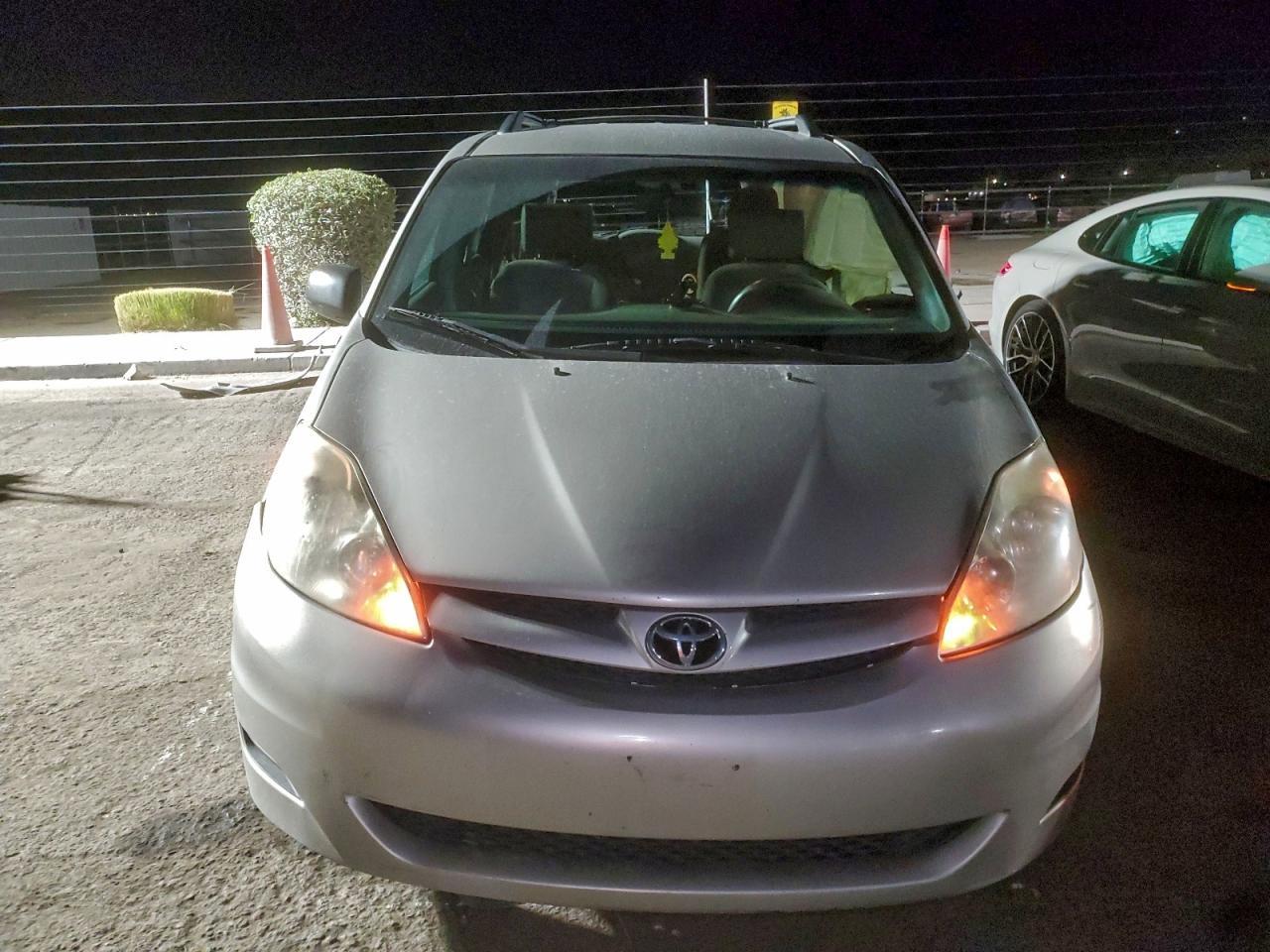 2008 TOYOTA SIENNA