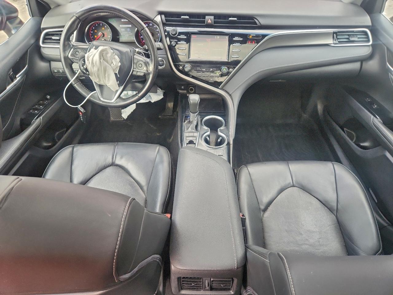 2018 TOYOTA CAMRY